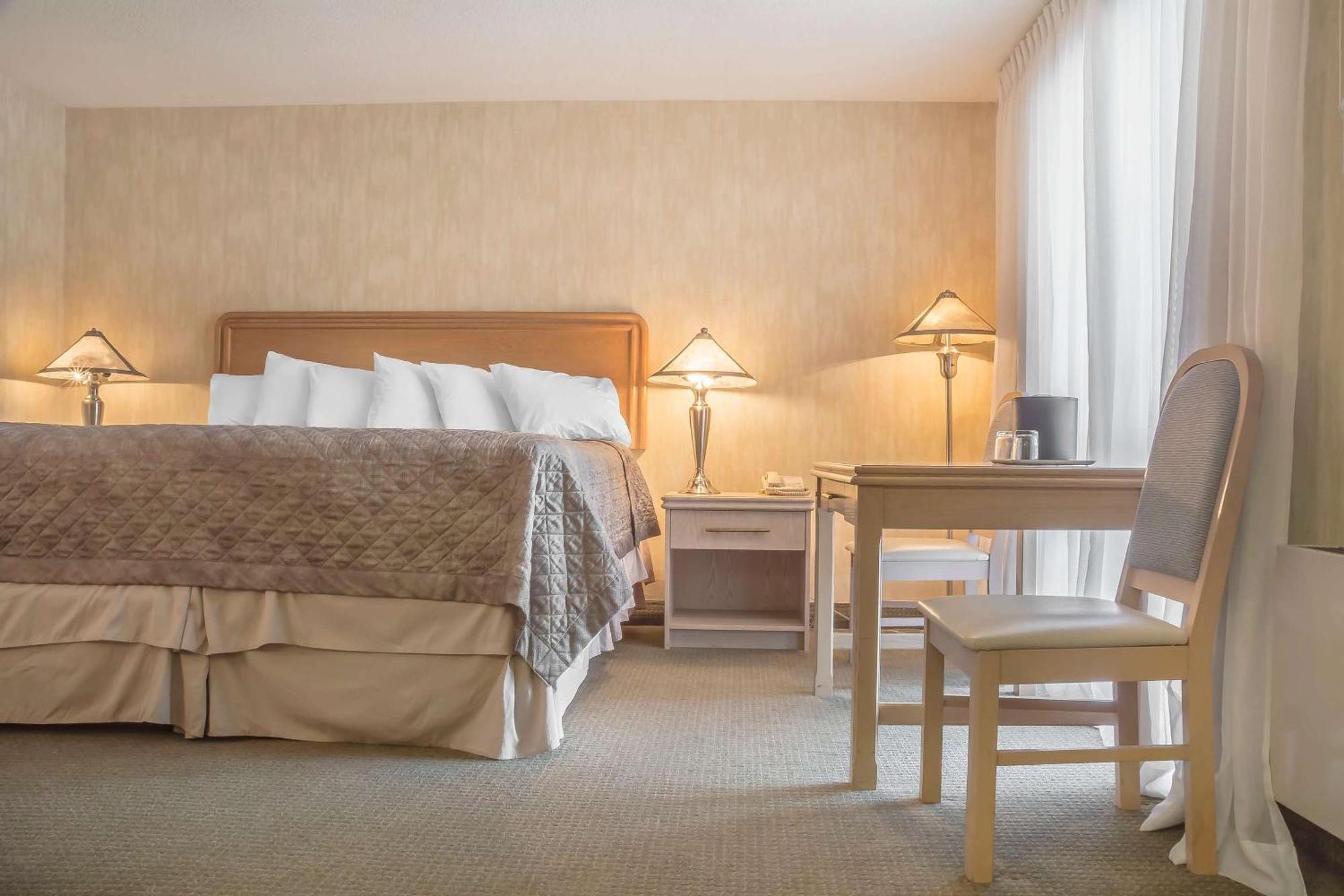 Rodeway Inn Fallsview Niagara Bagian luar foto